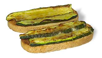 Bruschetta mit Zucchini