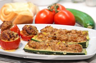 Zucchini, Tomaten mit Hack