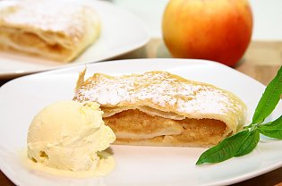 Apfelstrudel mit Blätterteig