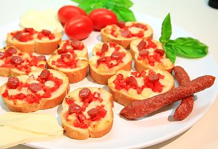 Bruschetta mit Salami